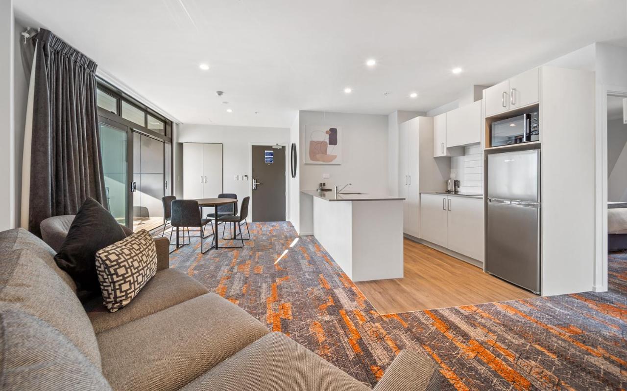 Ramada By Wyndham Newmarket Auckland Exterior foto